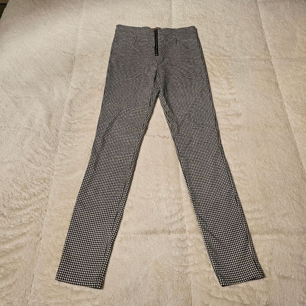 GUESS Women’s Small Skinny Stretch Pants Black And White Checked